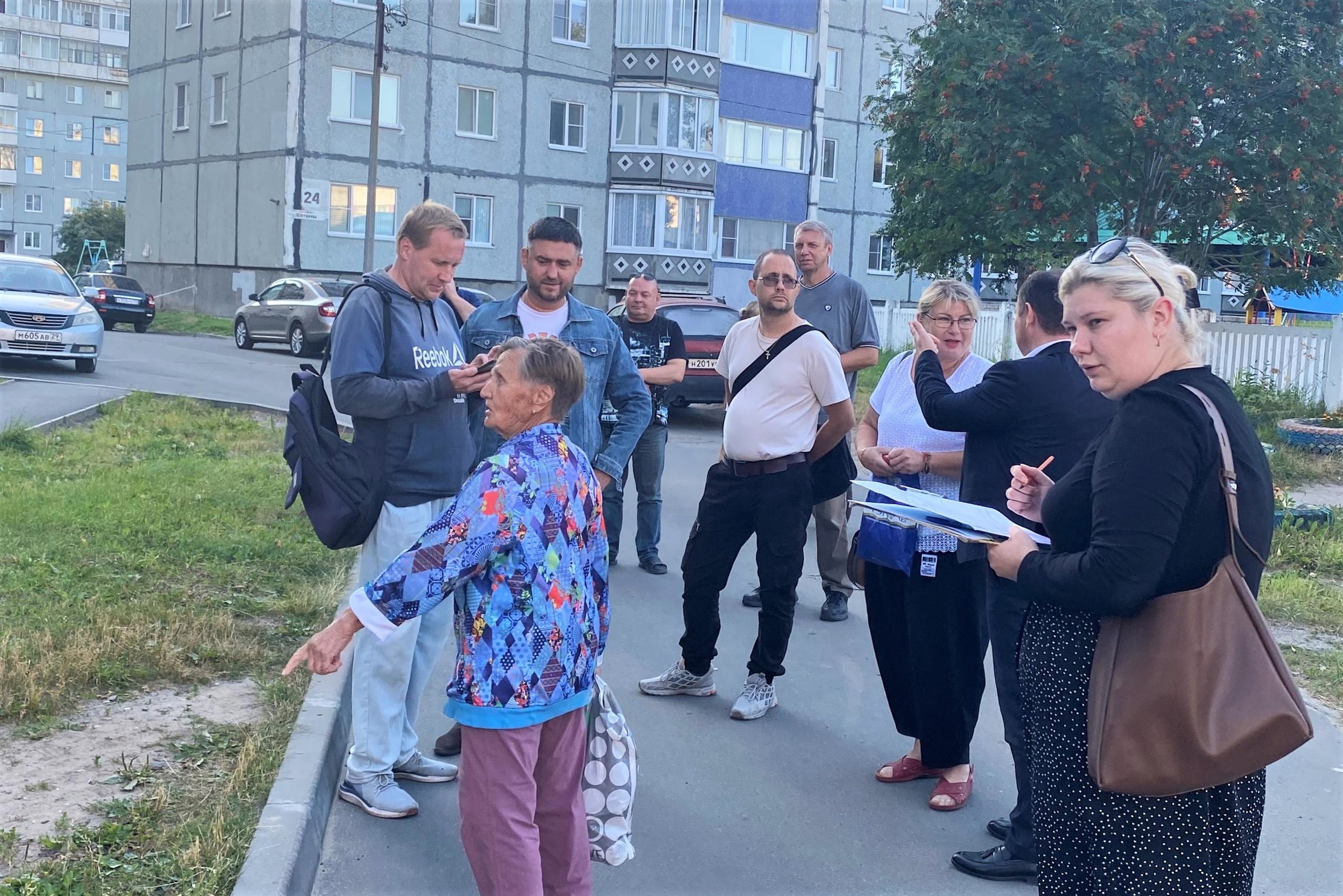 Жители дома № 22 на проспекте Бутомы решили присоединиться к региональному проекту «Комфортное Поморье»..
