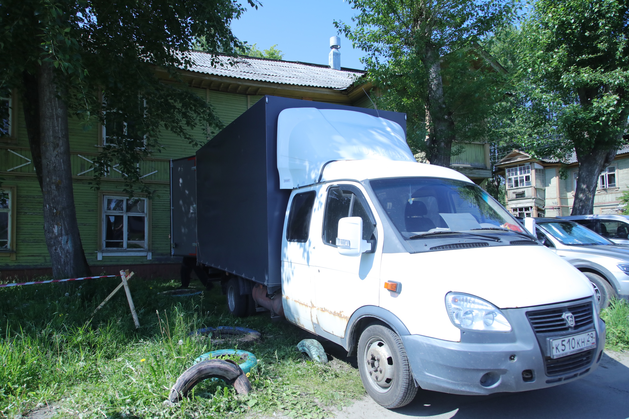 Жильцы покинули аварийный дом.