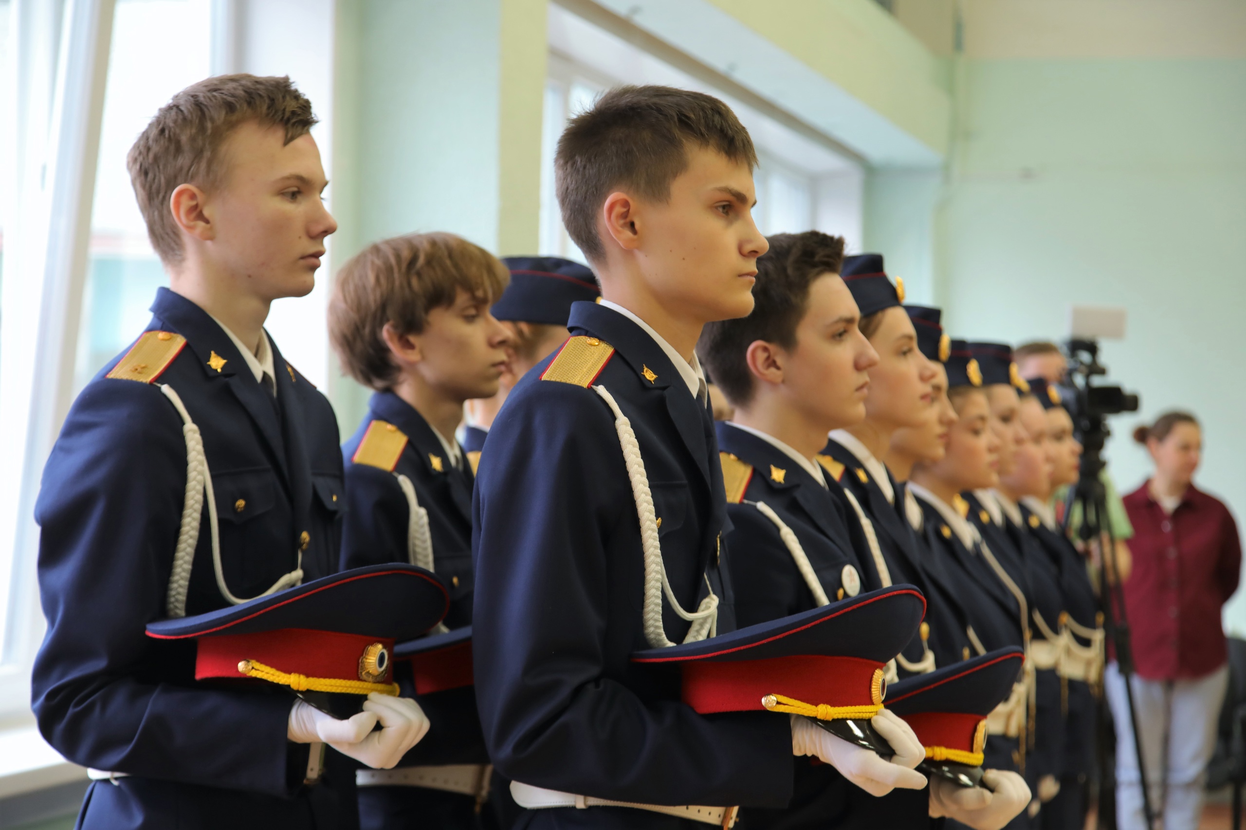 Северодвинских школьников посвятили в кадеты Следственного комитета.