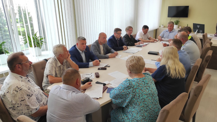 Комиссия по безопасности дорожного движения: ИДН, знаки, ограждения и профилактическая работа со школьниками. Комиссия по безопасности дорожного движения: ИДН, знаки, ограждения и профилактическая работа со школьниками.
