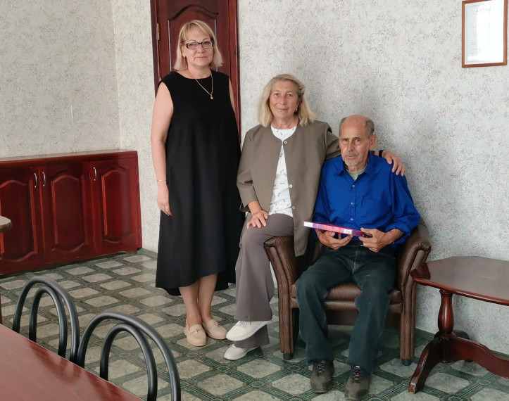 Золотым семьям положена региональная выплата к юбилею супружеской жизни. Золотым семьям положена региональная выплата к юбилею супружеской жизни.