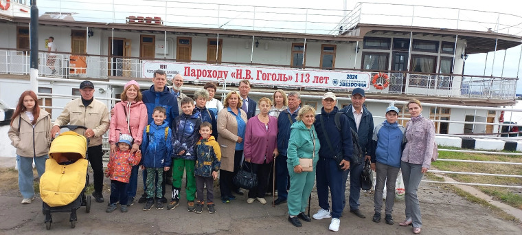 Прогулка на пароходе-колёснике – подарок для активных семей ко Дню рождения города. Прогулка на пароходе-колёснике – подарок для активных семей ко Дню рождения города.