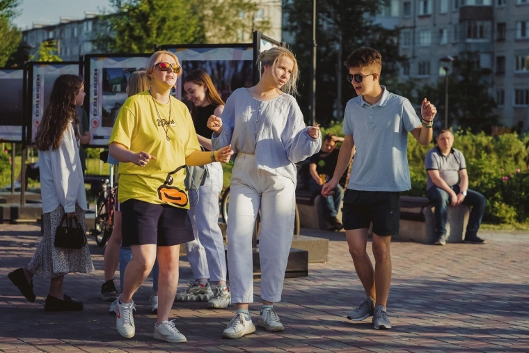 Встречаем осень под живую музыку. Встречаем осень под живую музыку.